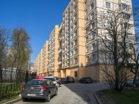 Kalininsky district, Piskaryovskij avenue, 房屋 16. 公寓楼