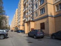 Kalininsky district, Piskaryovskij avenue, house 16. Apartment house