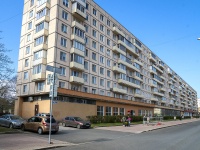 Kalininsky district, Piskaryovskij avenue, 房屋 16. 公寓楼