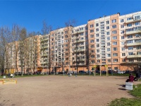 Kalininsky district, Piskaryovskij avenue, 房屋 20. 公寓楼