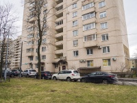 Kalininsky district, Gzhatskaya st, house 1. Apartment house