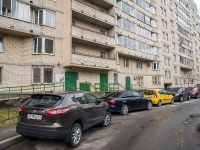 Kalininsky district, Nepokoryonnih avenue, house 10 к.1. Apartment house