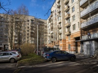 Kalininsky district, Grazhdanskiy avenue, 房屋 13 к.1. 公寓楼