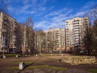 Kalininsky district, Grazhdanskiy avenue, 房屋 13 к.1. 公寓楼