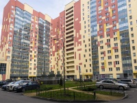 Kalininsky district, Kushelevskaya doroga st, 房屋 1 к.2 СТР 1. 公寓楼