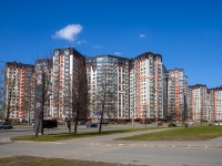 Kalininsky district, Kushelevskaya doroga st, 房屋 6 к.1 СТР 1. 公寓楼