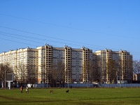 Kalininsky district, avenue Marshala blyuhera, house 17. Apartment house