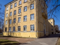 neighbour house: avenue. Mechnikov, house 2. creative development center Дом детского творчества 