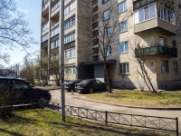 Kalininsky district, Mechnikov avenue, 房屋 21. 公寓楼