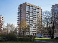 Kalininsky district, Bestuzhevskaya st, 房屋 33 к.1. 公寓楼