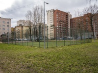 Kalininsky district, avenue Nepokoryonnih. sports ground