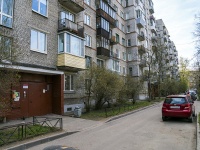 Kalininsky district, Butlerov st, 房屋 32. 公寓楼