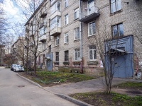 Kalininsky district, Fedoseenko st, house 32. Apartment house