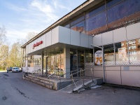 Kalininsky district, Vernosti st, house 10 к.3. shopping center