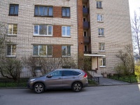 Kalininsky district, Vernosti st, house 18. Apartment house