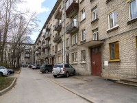 Kalininsky district, Kondratyevskij avenue, 房屋 56. 公寓楼