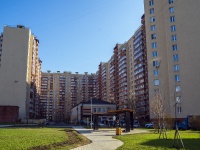 Kalininsky district, Kondratyevskij avenue, 房屋 70 к.1. 公寓楼