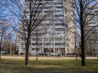 Krasnogvardeisky district, Piskaryovskij avenue, 房屋 33. 公寓楼