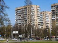 Krasnogvardeisky district, Piskaryovskij avenue, 房屋 33. 公寓楼