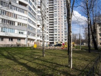 Krasnogvardeisky district, Piskaryovskij avenue, 房屋 37 к.2. 公寓楼