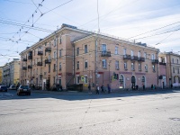 Krasnogvardeisky district, Sredneokhtinskiy , 房屋 25/19. 公寓楼
