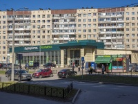 Krasnogvardeisky district, 超市 "Перекрёсток", Lenskaya st, 房屋 12 к.1