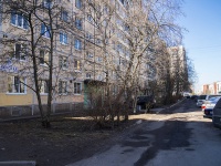 Krasnogvardeisky district, Lenskaya st, house 21. Apartment house