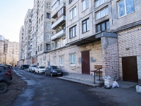 Krasnogvardeisky district, Zanevskiy , 房屋 32. 公寓楼