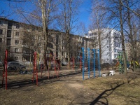 Krasnogvardeisky district, Zanevskiy , house 39. Apartment house