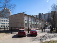 Krasnogvardeisky district, 文科中学 №196 Красногвардейского района, Udarnikov avenue, 房屋 31