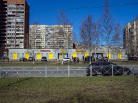 Krasnogvardeisky district, Udarnikov avenue, house 40. supermarket