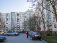 Krasnogvardeisky district, Udarnikov avenue, house 42. Apartment house