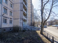 Krasnogvardeisky district, Udarnikov avenue, house 52 к.2. Apartment house