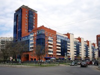 Юрия Гагарина проспект, house 77. многоквартирный дом