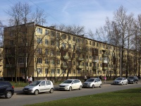 Новоизмайловский проспект, house 32 к.1. многоквартирный дом