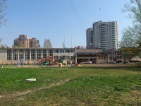 Moskowsky district, Kostyushko st, house 68. supermarket