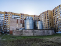 Nevsky district, Babushkin , house 51. Apartment house