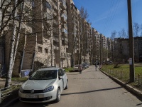 Nevsky district, Bolshevikov avenue, 房屋 33 к.1. 公寓楼