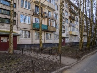 Nevsky district, Bolshevikov avenue, house 33 к.2. Apartment house