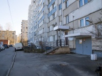 Nevsky district, Narodnaya st, house 42 к.2. Apartment house