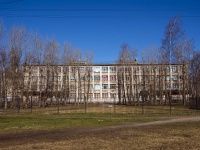 Nevsky district, 学校 Средняя общеобразовательная школа №512 Невского района , Narodnaya st, 房屋 44