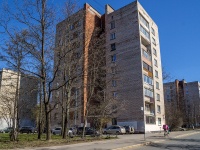 Nevsky district, Narodnaya st, house 56. Apartment house