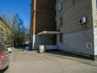 Nevsky district, Narodnaya st, house 72. Apartment house