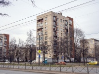 Nevsky district, Narodnaya st, house 80. Apartment house