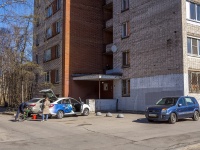 Nevsky district, Narodnaya st, house 88. Apartment house