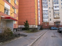 Nevsky district, Iskrovskiy , house 40. Apartment house