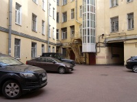 Petrogradsky district,  , house 38. Apartment house