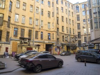 Petrogradsky district,  , house 38. Apartment house