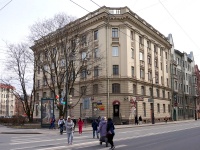 Petrogradsky district,  , house 47. Apartment house