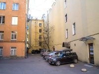 Petrogradsky district,  , house 52. Apartment house